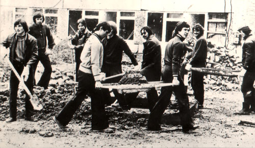       ,  1977.