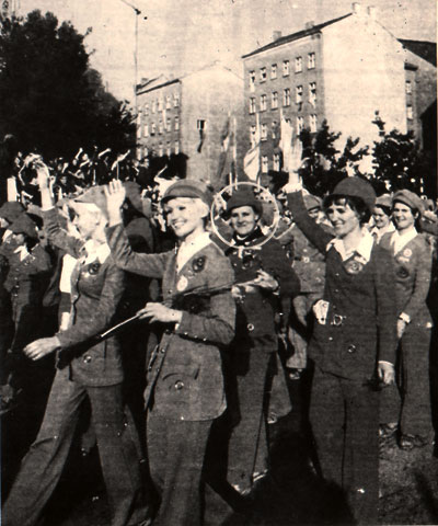  X         (), 1973.