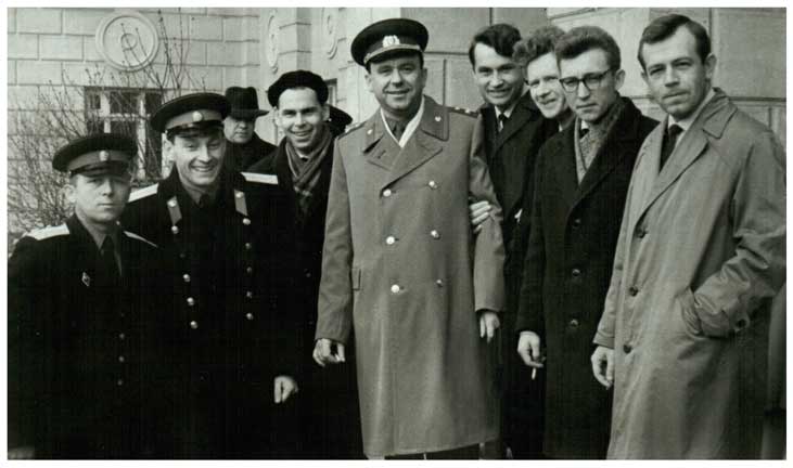 Алексей Александрович Макаревский с товарищами