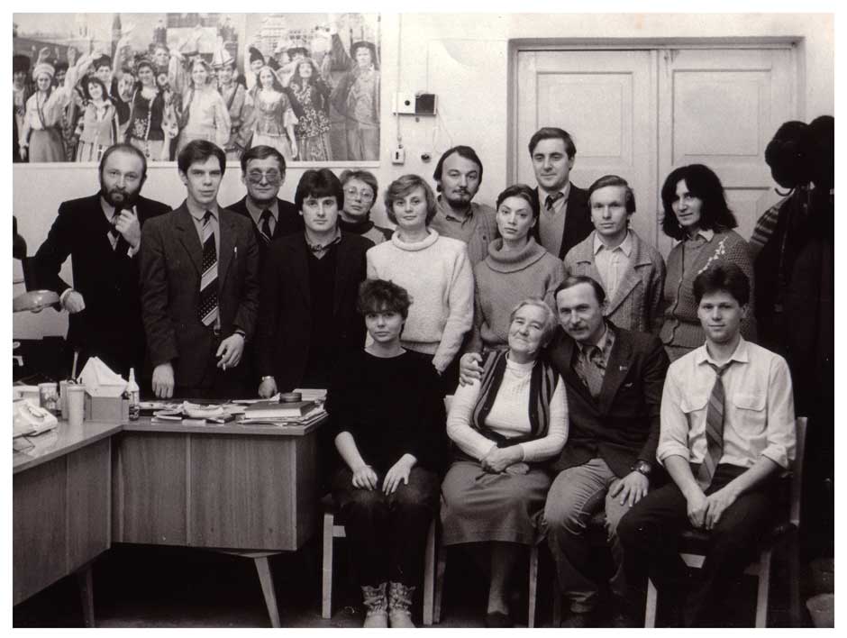      , 4  1986.